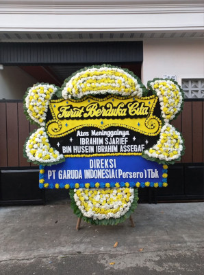 Papan Bunga Duka di Kesugihan